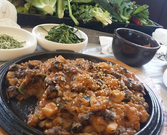 충북 제천 삼겹살쌈밥 '산아래' 본점