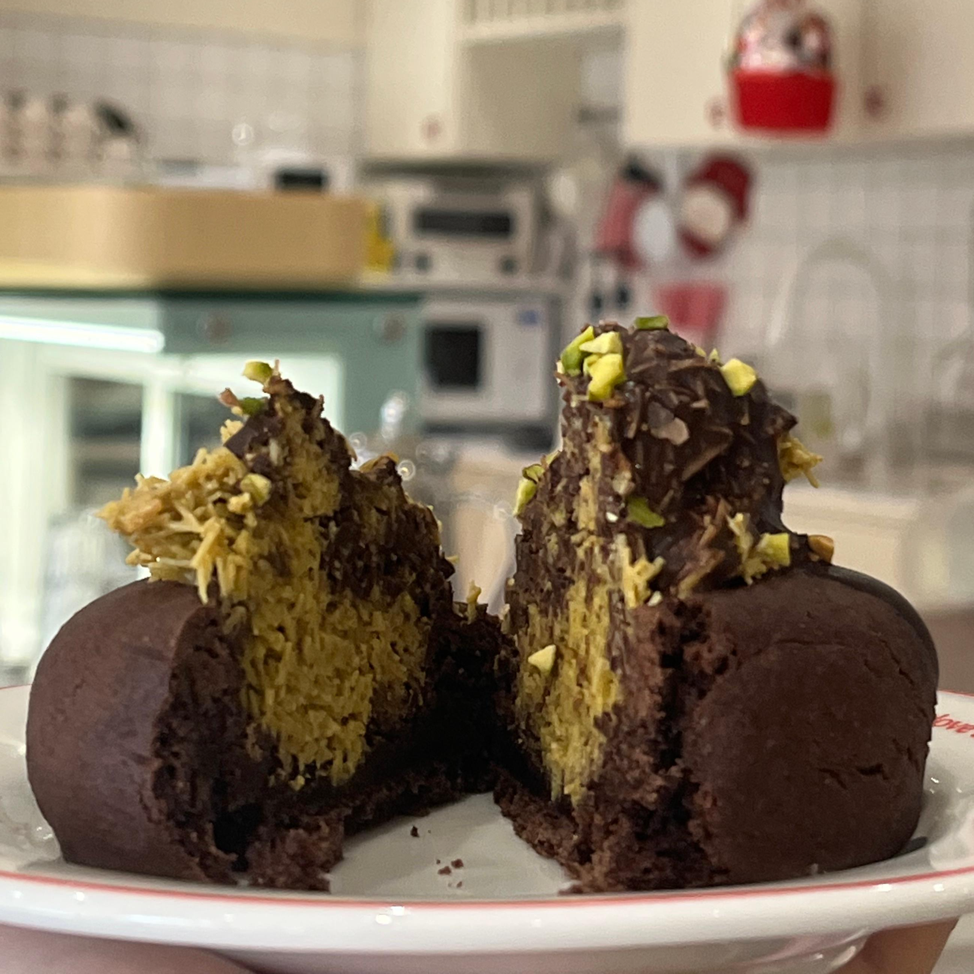 용인 데인티하우스의 두바이초콜렛 쿠키,2025년 트렌드 디저트로 소개된 소금빵