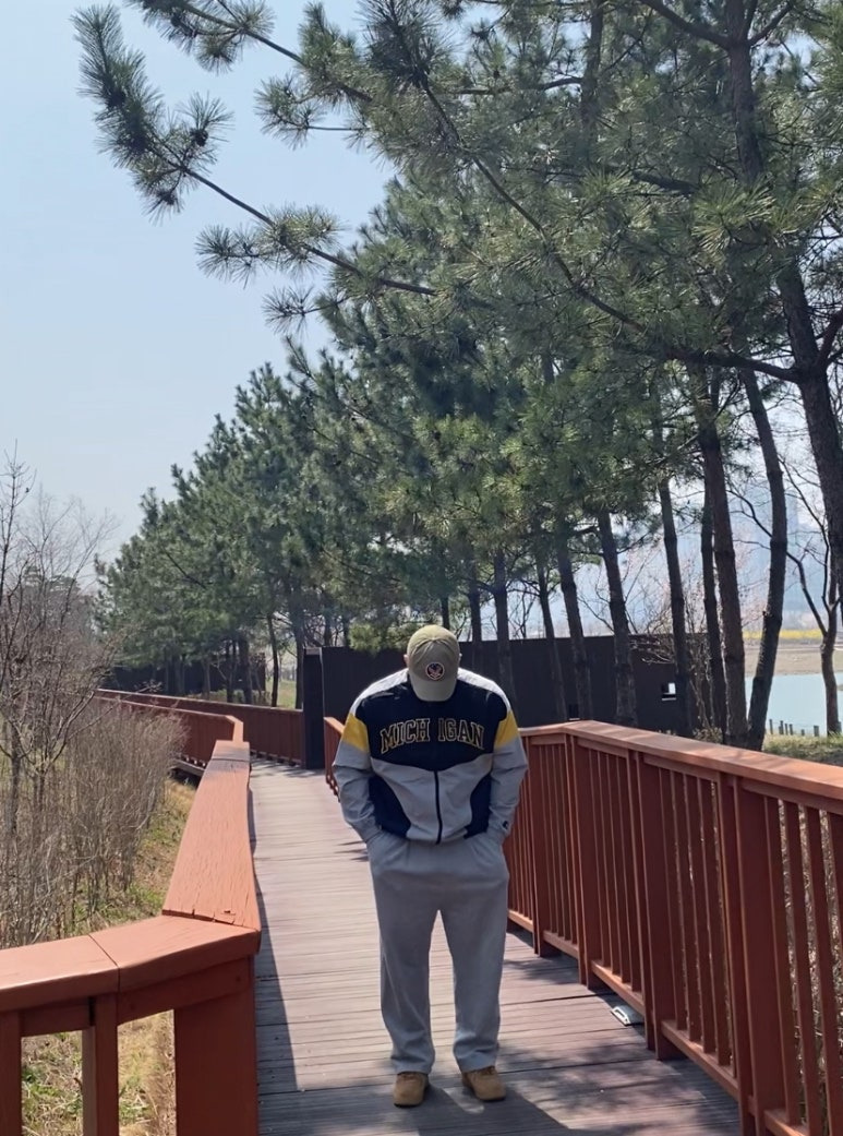 데일리룩(2025. 4. 11.)더블알엘 RRL 가먼트 다잉 트윌 볼캡, 스타터 x 미시간 집업자켓 윈드브레이커 바람막이, 토피 벌룬핏 와이드 팬츠, 나이키 에어포스 미드된장포스1