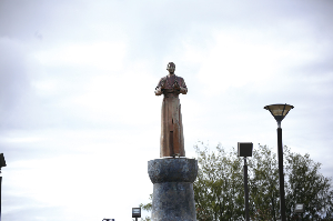 괌 여행 추천 아치비숍 플릭버트 플로레스 대주교 동상