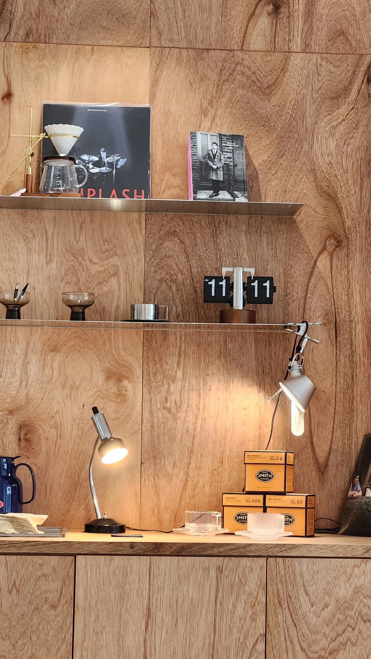 조명-상자-시계-인테리어