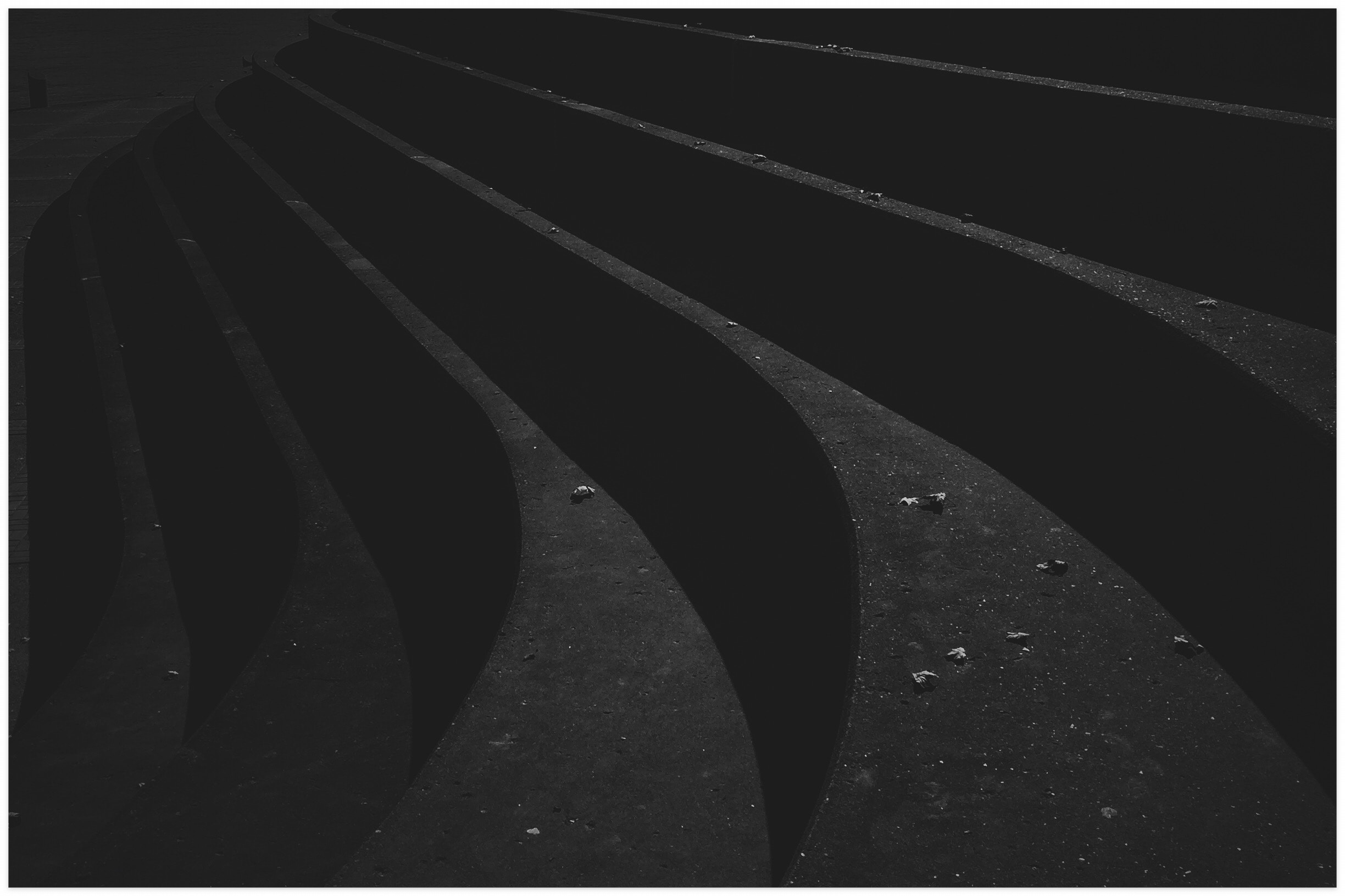 다크패턴 사진, 검은색 층계