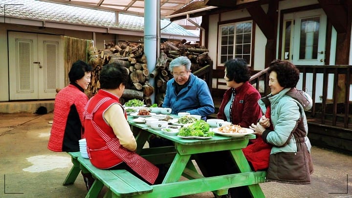 한국인의 밥상 최불암 치목마을 식사 즐기는 모습