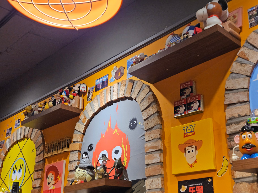 또보겠지 떡뽁이 강남 헬로몽키점 내부 인테리어