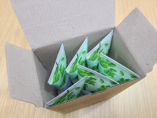 박스 안의 치약 사진