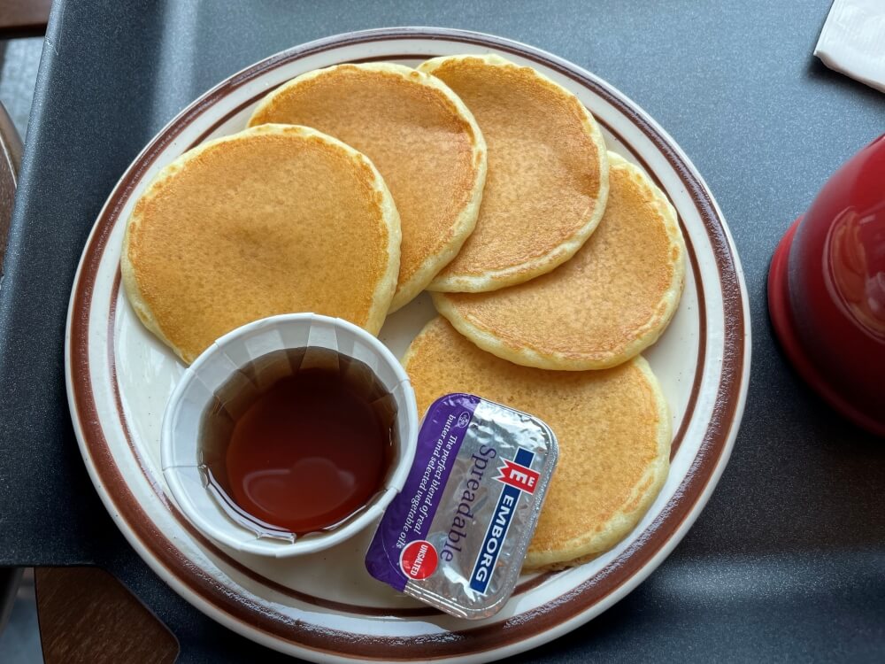 오리지널-팬케이크-하우스-카페의-버터밀크-팬케이크-모습