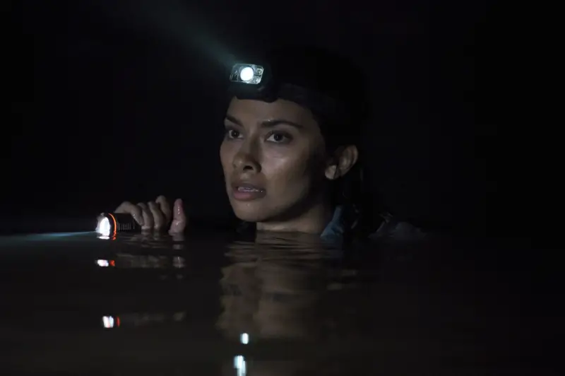 욜랜다를 연기하는 아말리 골든