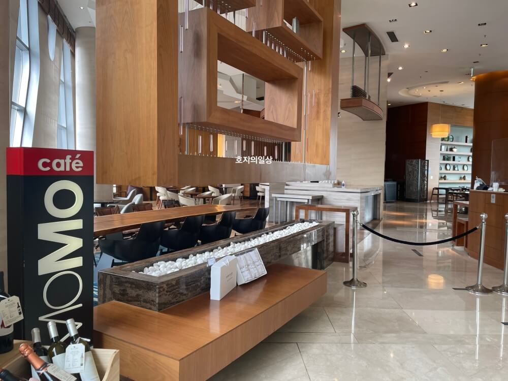 코트야드 메리어트 타임스퀘어 모모카페 - 매장 입구