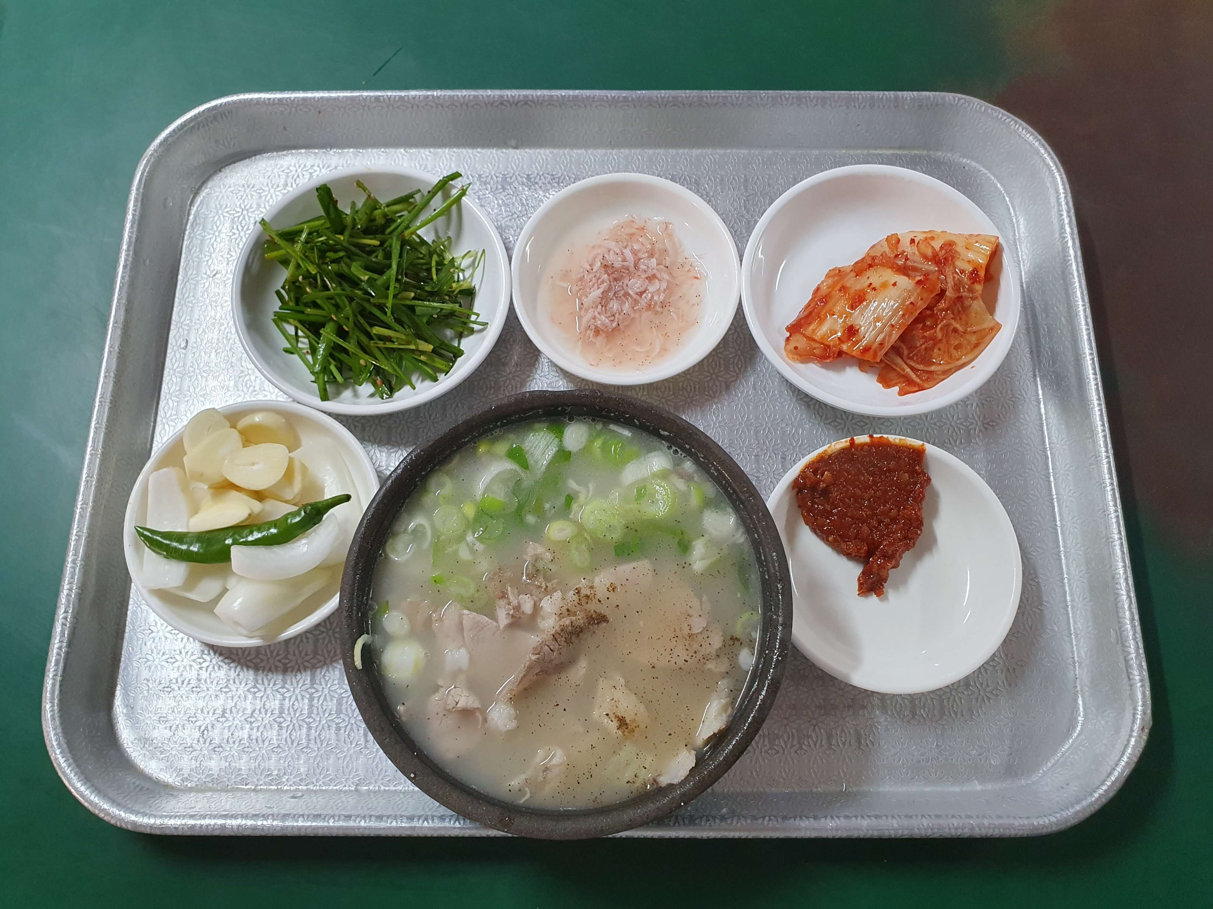 국밥집 주문 메뉴 돼지국밥 가격 5,000원