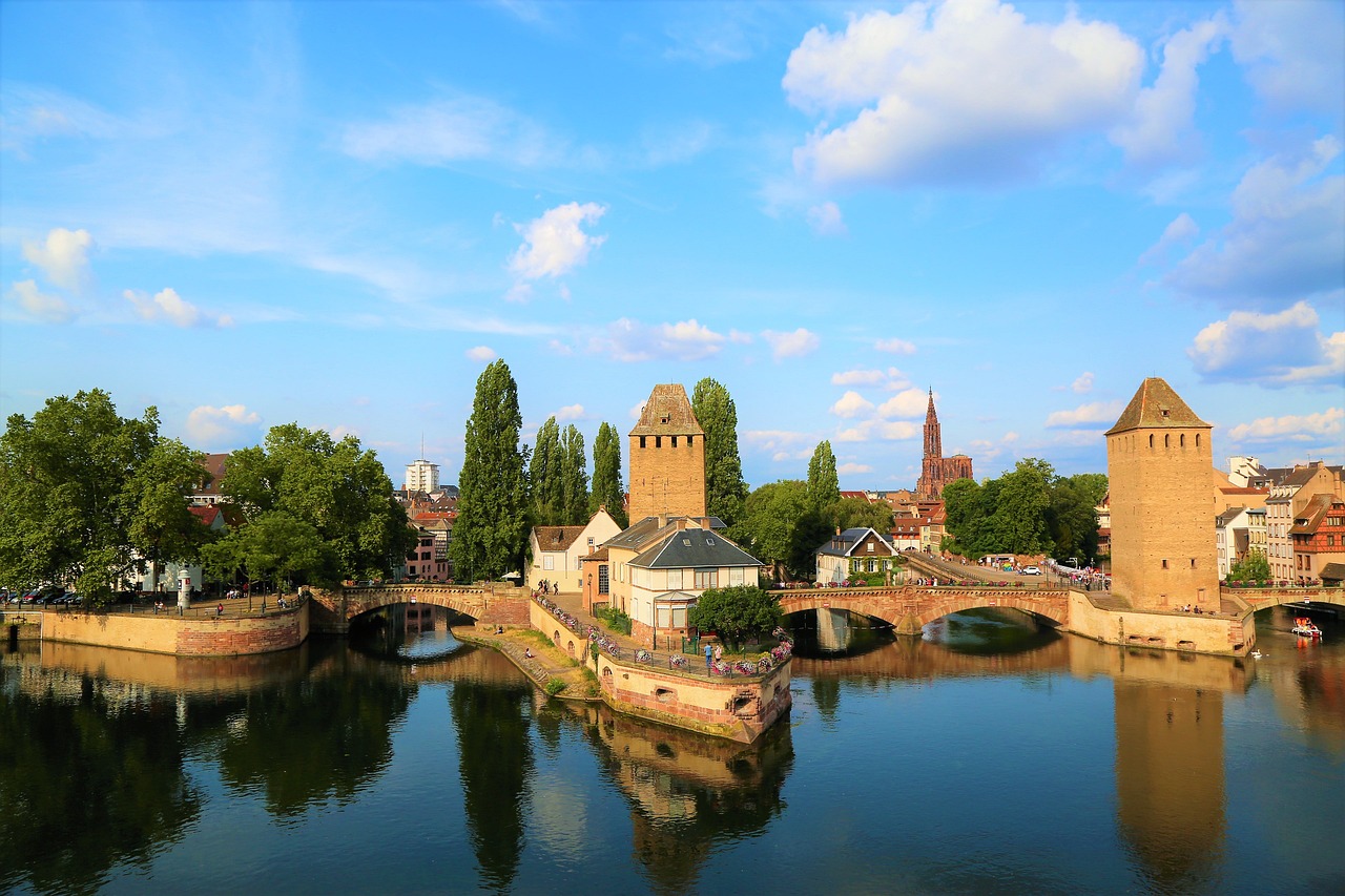 저영향개발은 다음의 핵심 원칙들을 통해 자연 친화적인 빗물 관리를 구현합니다.