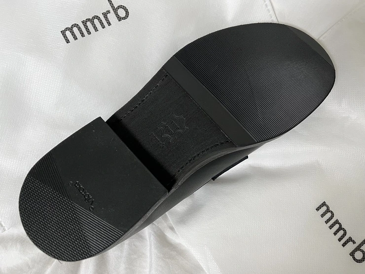 굿이어웰트 기법에 비브람을 덧댄 밑창