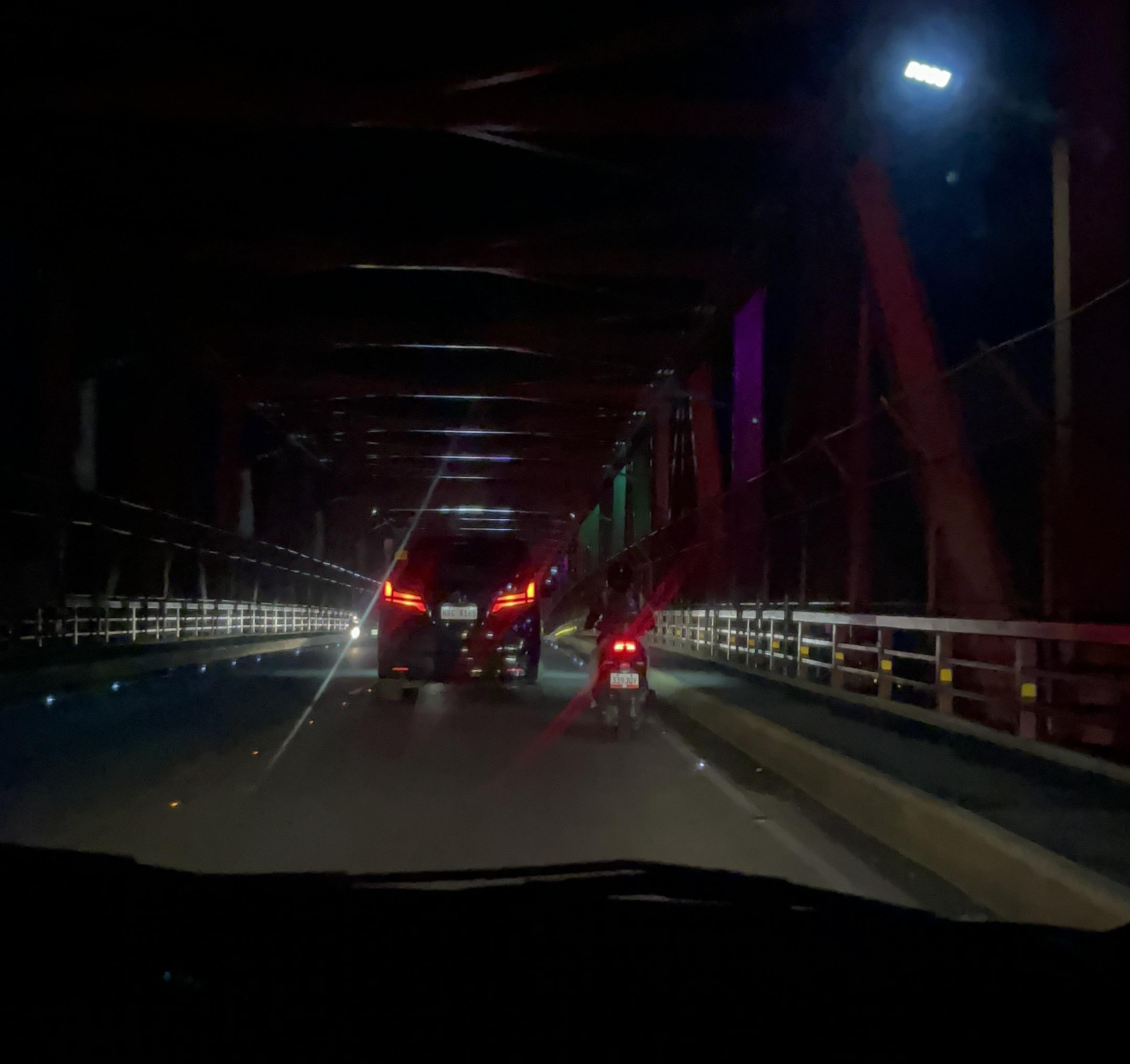 막탄 섬에서 세부 시티로 넘어가는 다리