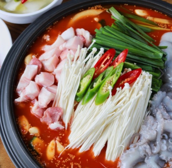 tvn 남겨서 뭐하게 6회, 영종도 한국식 낙지 전골 맛집 위치, 빨간거 짱구네 정보