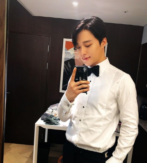 장기용 턱시도