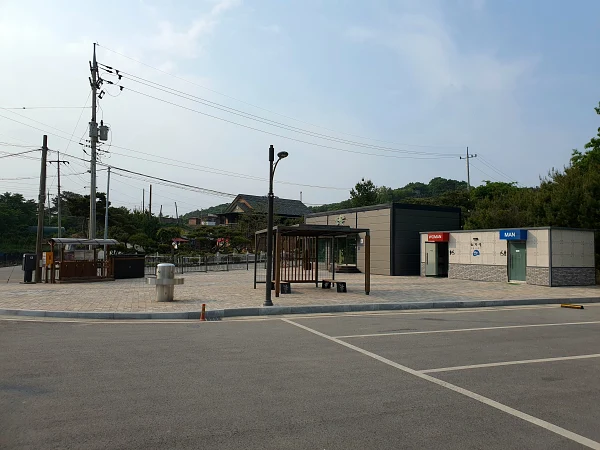 두타산 등산로 입구 시설