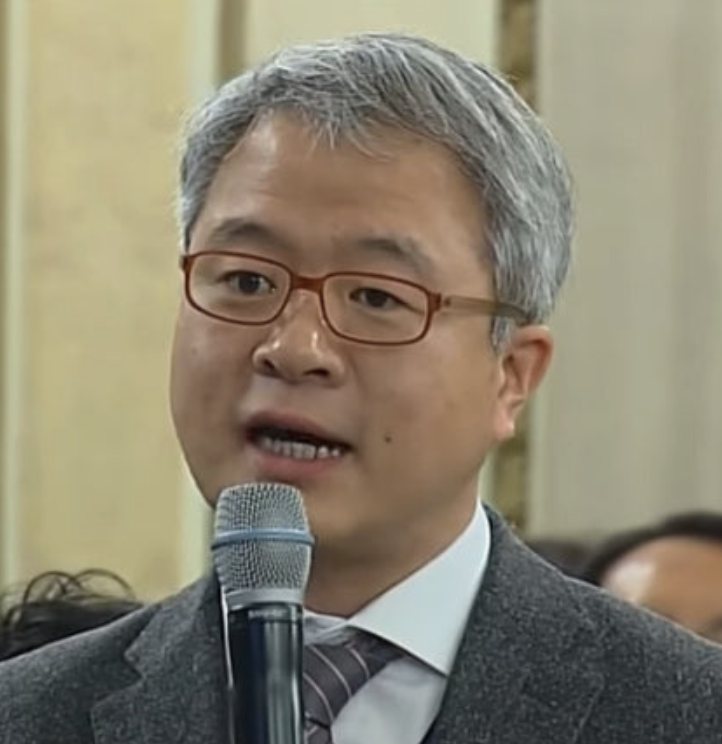 신우석 성추행 가해자 지목