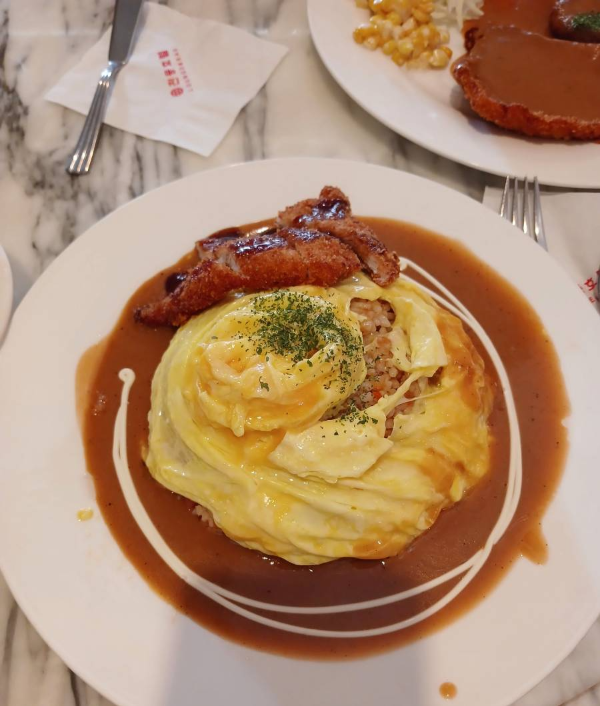 경양식당 돈까스 오므라이스 비주얼