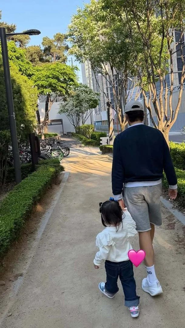 이민정 딸 백설공주 드레스 입고 등산 화제｜이병헌 둘째 딸 서이 나이&middot;공주병&middot;44세 이민정 다이어트 비법