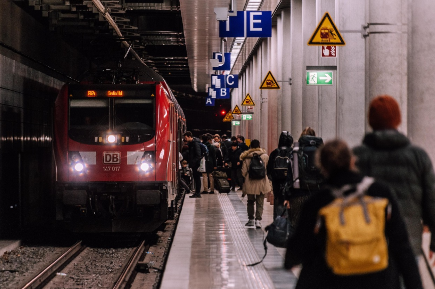 어둠 속의 고독한 질주, 지하철 기관사의 세계