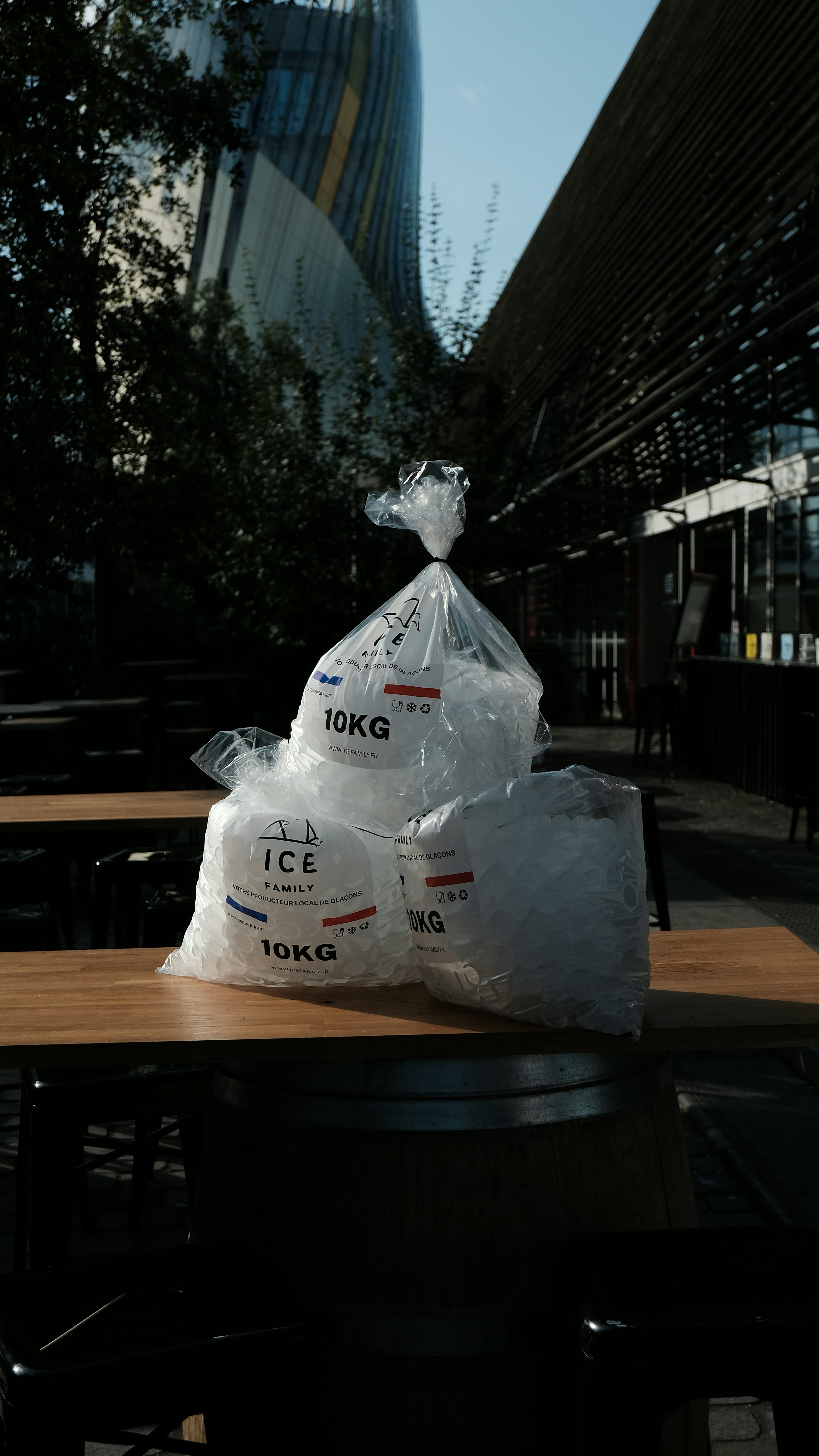 아이스팩 활용한 눈 찜질