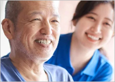 밝게 환하게 웃고 있는 시니어 모습들