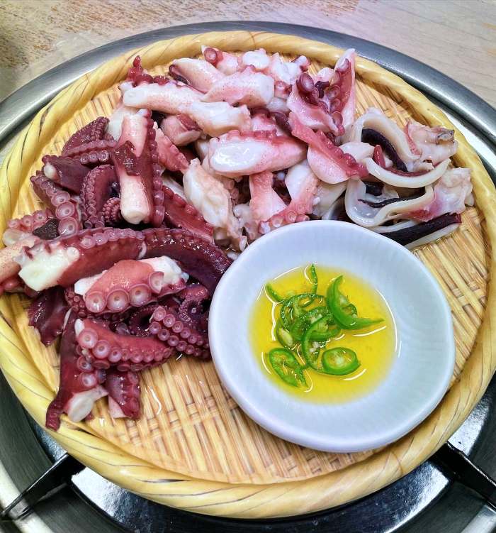 생방송투데이 강원 삼척 대문어 한상 맛집