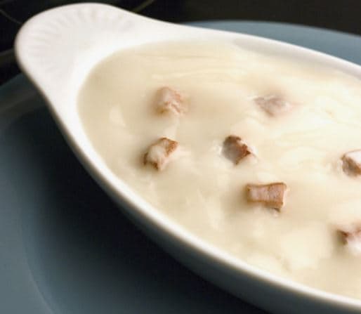 알바니아의 타베 코시(Tav&euml; Kosi): 요거트와 양고기로 만든 오븐 요리