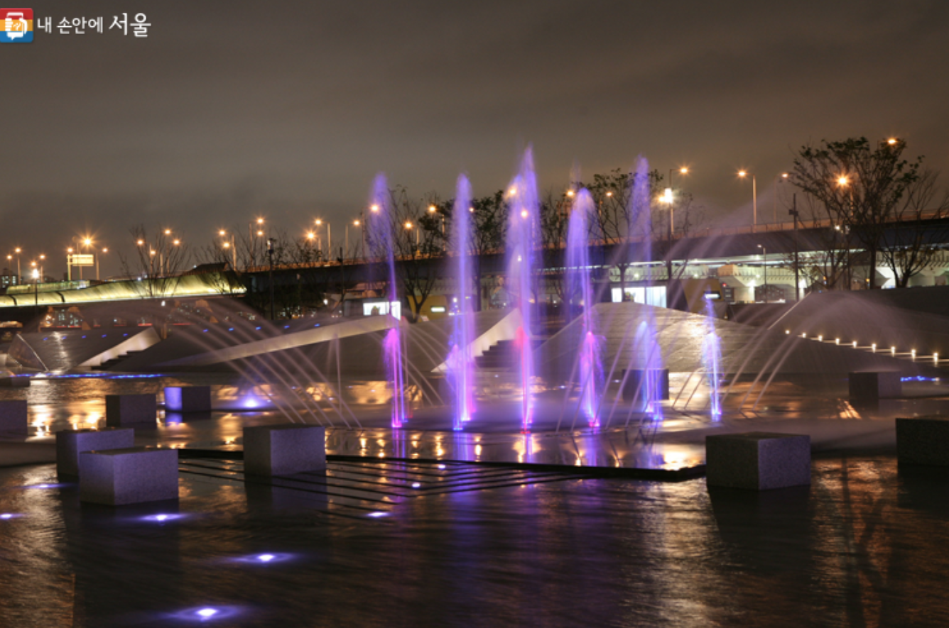 분수쇼를 나타내는 그림입니다.