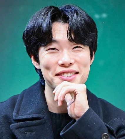 류준열 프로필 나이 고향 학력 인스타 사진전