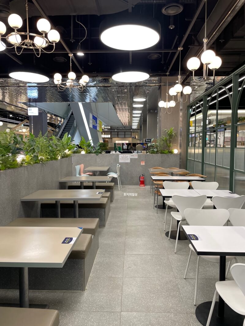 평택 맛집 월화수목금토일 한식 뷔페 - 매장 좌석