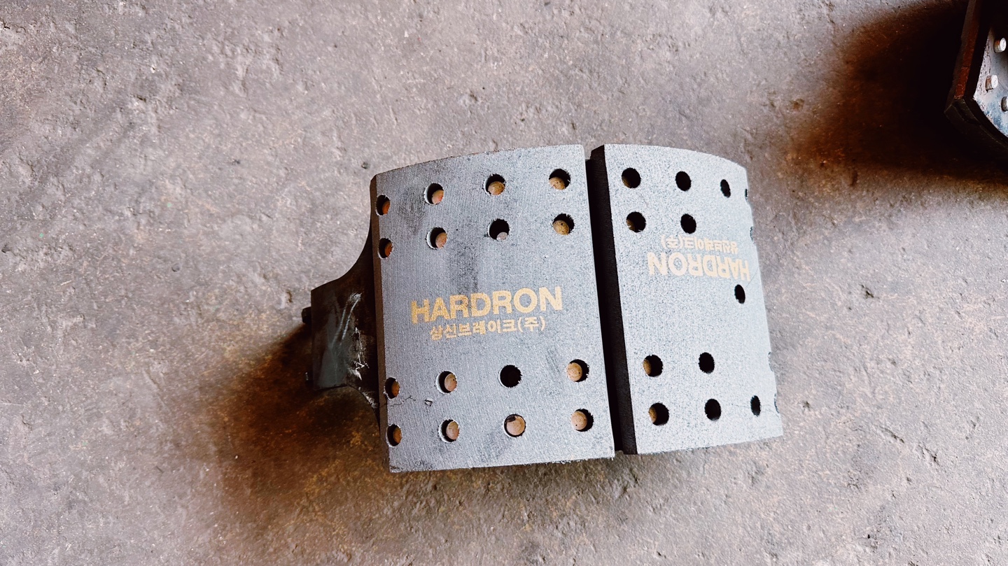 버스 브레이크 드럼 & 라이닝 교체