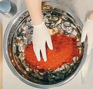 양념 재료 다 넣어