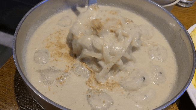 황금족발-들깨칼국수-2