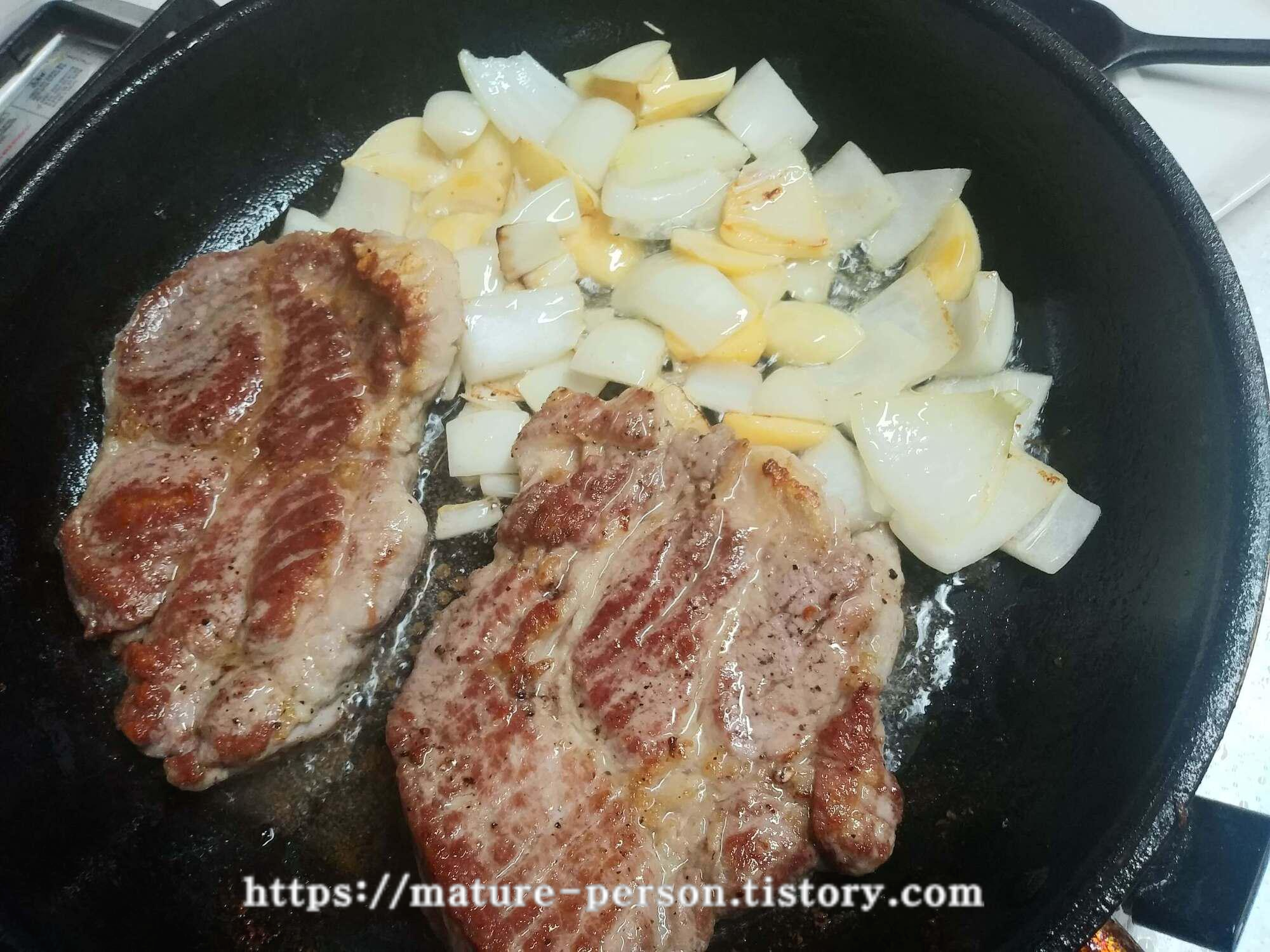 돼지목심스테이크