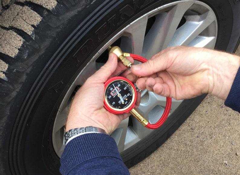 타이어 공기압 넣는 곳 겨울철 타이어 공기압 경고등 해결법 관리