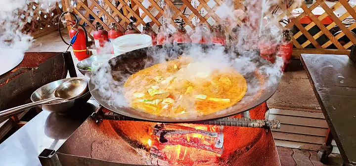 솥뚜껑 닭볶음탕 참나무 장작 솥뚜껑 묵은지 삼겹살 원주 맛집 추천