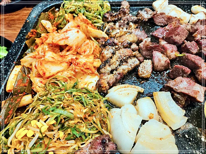 마곡, 발산 맛집 매일 만육천번 수제 칼집! 볏짚 꽃삼겹 구이