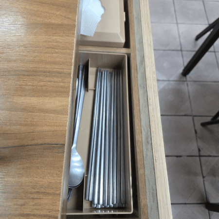 단양식당 테이블 서랍