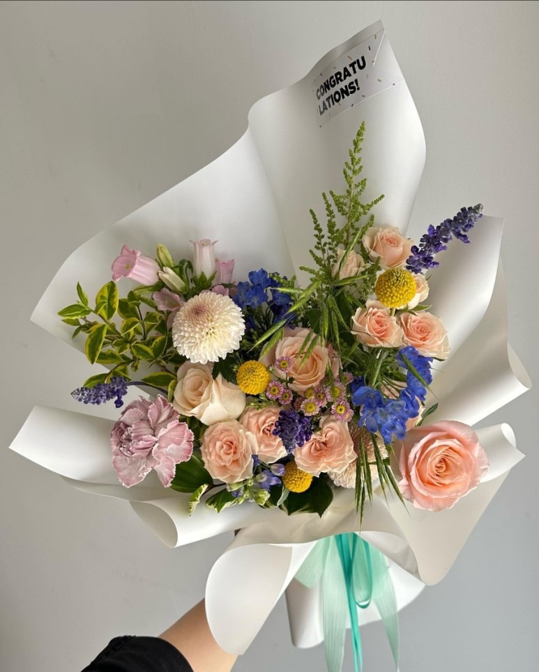 감사의 마음을 담아 꽃 한다발 보내드립니다. ^^