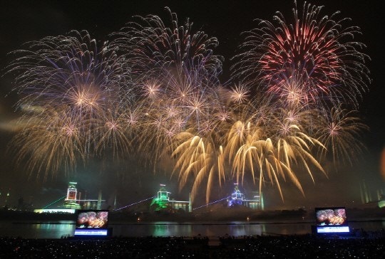 불꽃놀이 배경에 ‘2025 포항국제불빛축제’ 텍스트가 포함된 썸네일