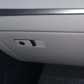 글로브-박스-분리