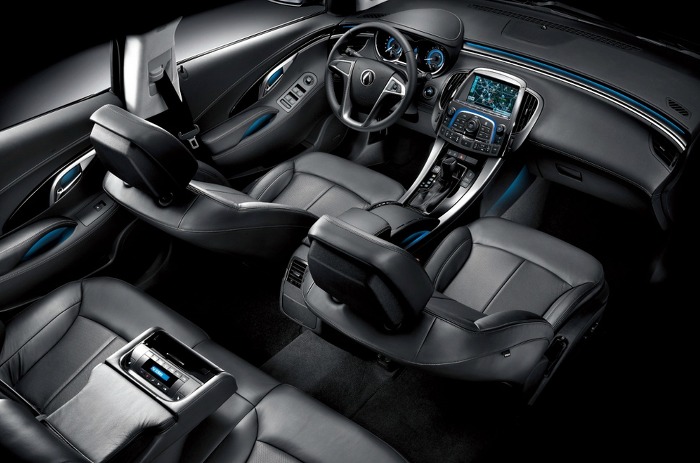 쉐보레 알페온 실내 전체샷 출처 쉐보레