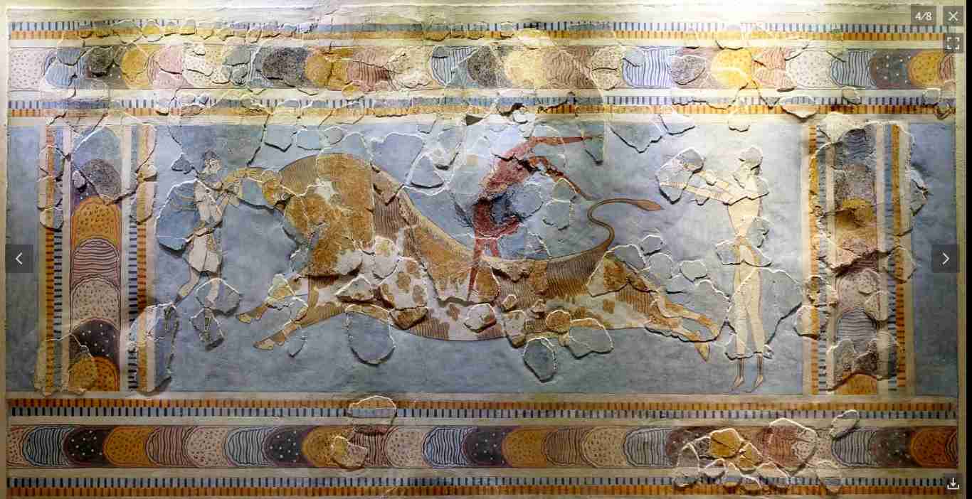 기원전 1600~1450년경 제작된 크노소스 벽화로, 세 명의 인물이 황소 위를 뛰어넘는 장면이 묘사되어 있다.