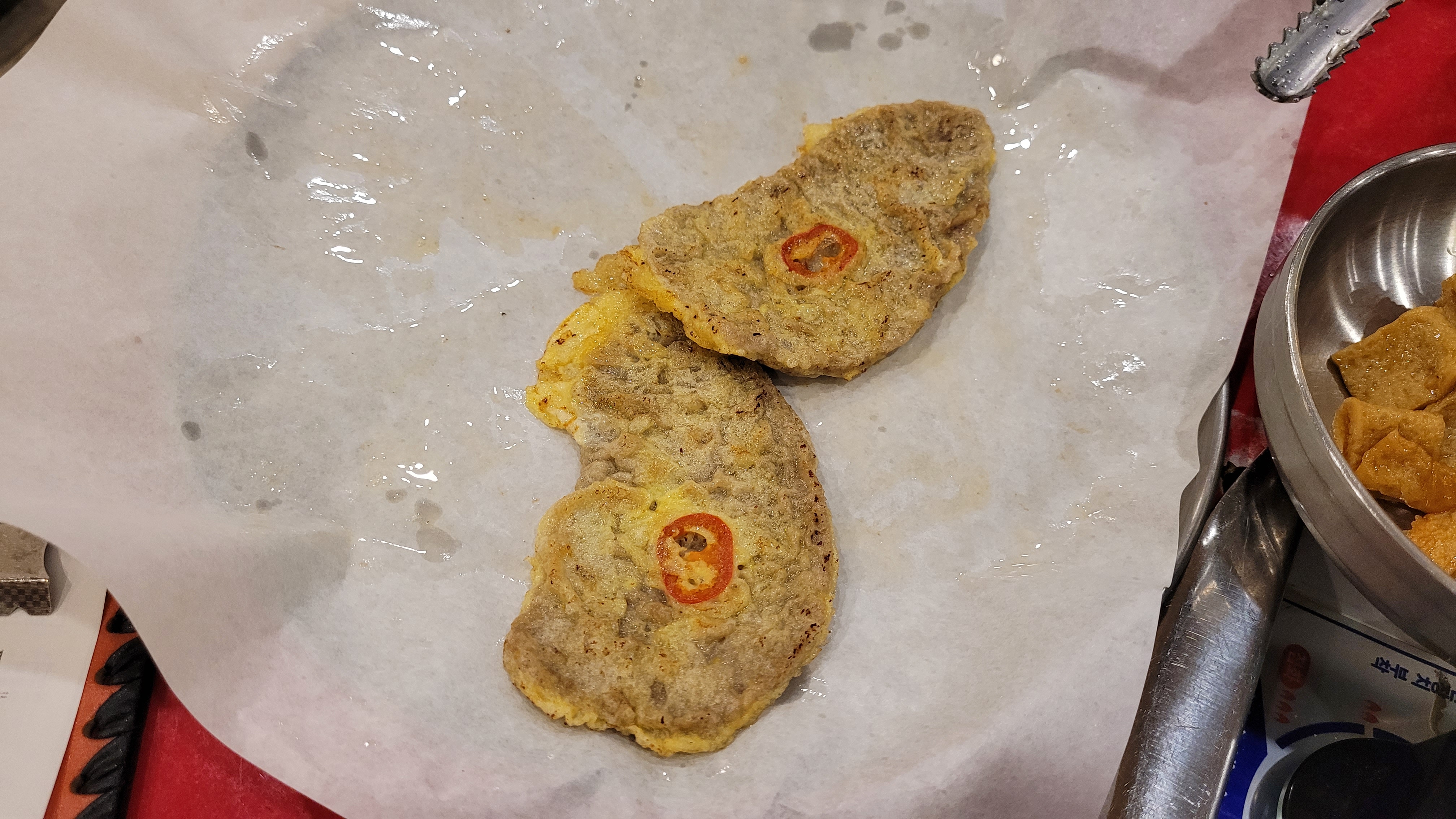 먹고 남은 육전 2개