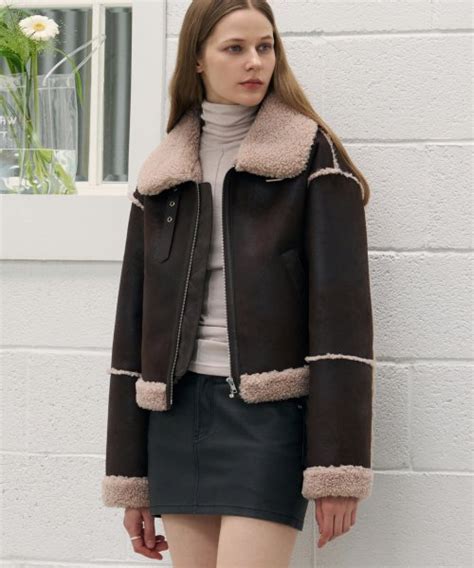 시어링 숏 무스탕 빈티지룩