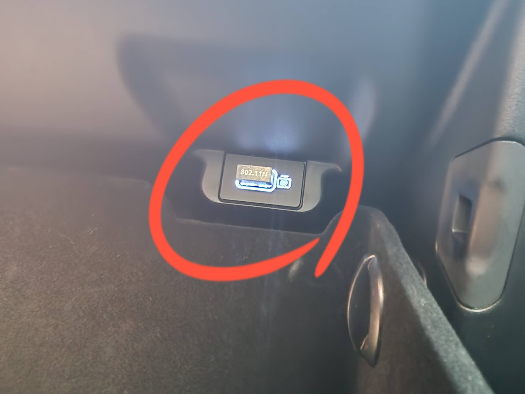 K8 조수석글로브박스