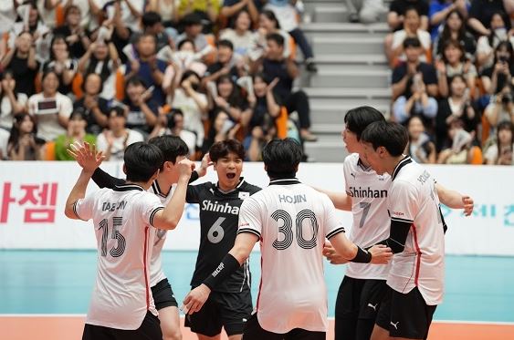 한국 남자배구 역전패 일본 감독