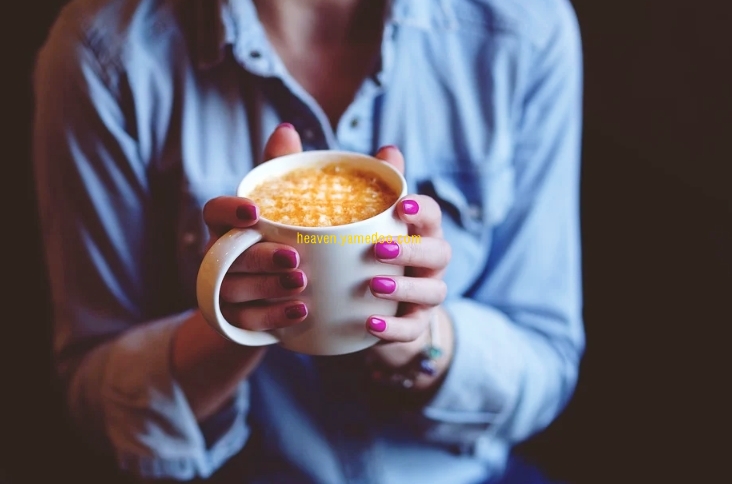 손톱이 잘 부러지는 이유