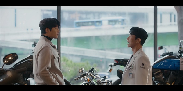 로이를-찾아-가게로-온-인호