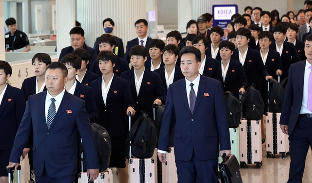 내고향여자축구단 입국: 8년 만의 전격 방남! AWCL 수원FC위민 남북 빅매치 일정, 역대 전적 및 관전 포인트 총정리